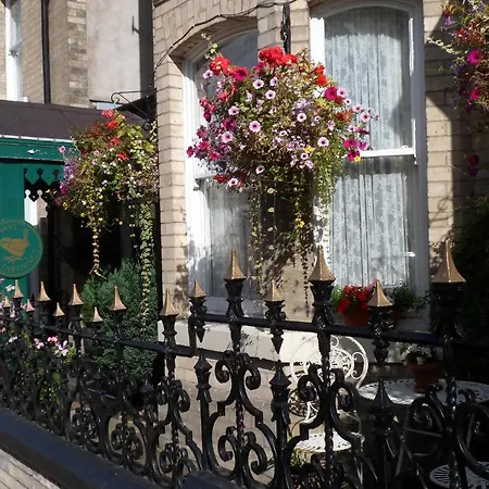 ザ ファージングス ベッド・アンド・ブレックファスト 4*