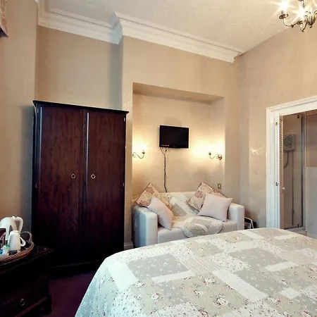 Bed and Breakfast The Farthings 4*