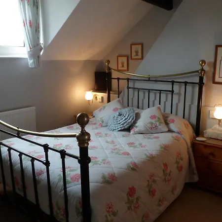 ベッド・アンド・ブレックファスト ザ ファージングス 4*