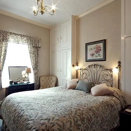 The Farthings 4* York