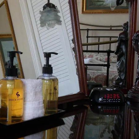 The Farthings Bed & Breakfast 4*